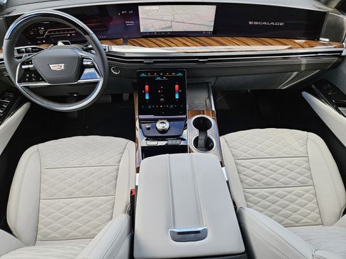 New 2026 Cadillac Escalade Platinum Sport w/ LPO, ONYX Package image 19