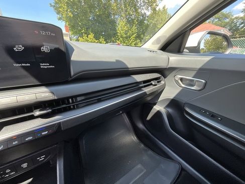 Used 2025 Kia K4 LXS image 18