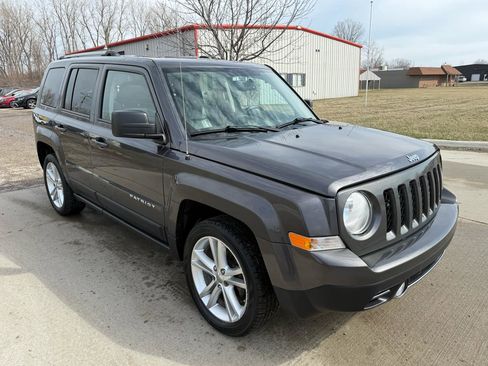 Used 2017 Jeep Patriot 4WD image 3