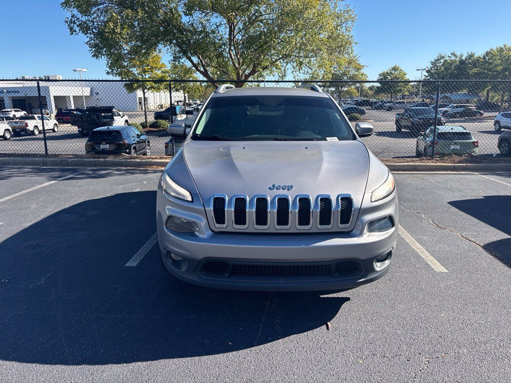 Used 2018 Jeep Cherokee Latitude FWD image 9