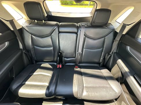 Used 2017 Cadillac XT5 Luxury w/ Driver Awareness Package AWD/4WD image 17
