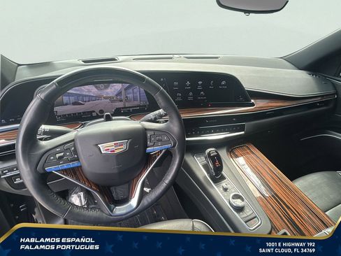 Used 2024 Cadillac Escalade ESV Premium Luxury AWD/4WD image 17