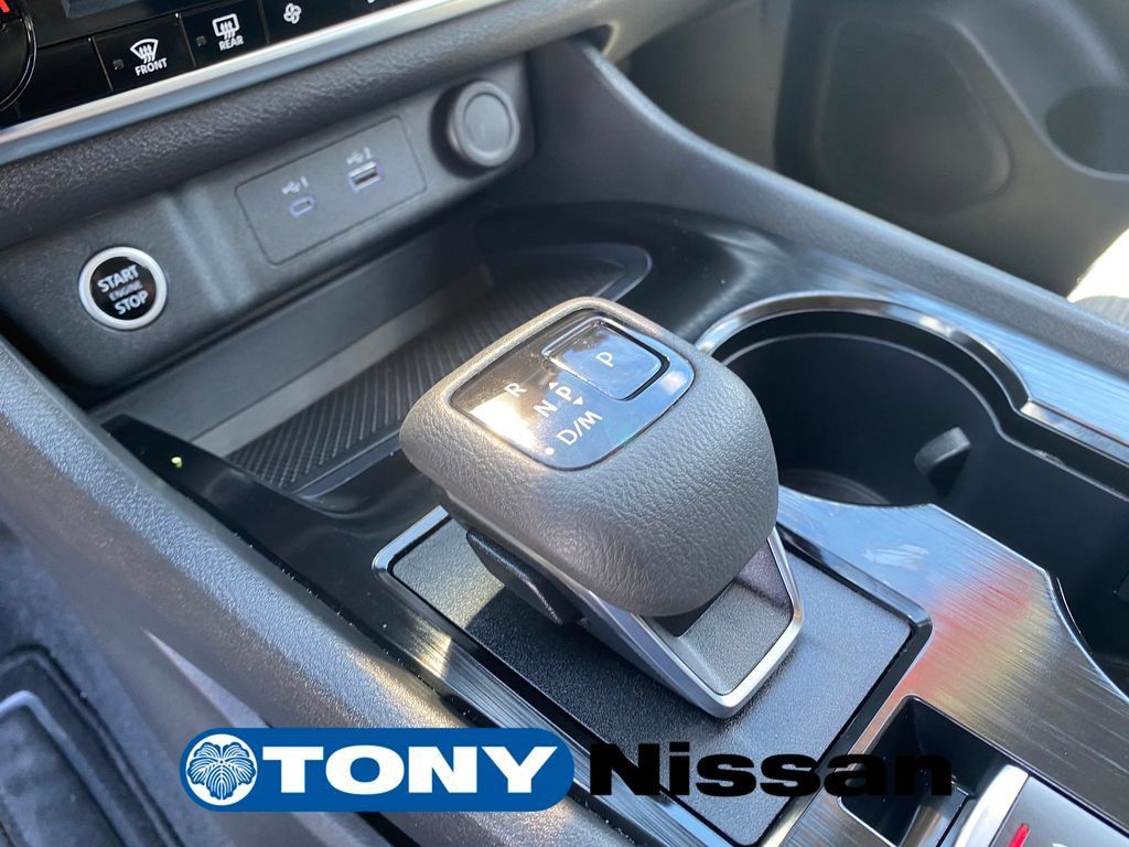Used 2023 Nissan Rogue SV FWD image 35