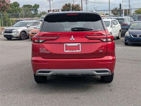 Used 2023 Mitsubishi Outlander SE image 4