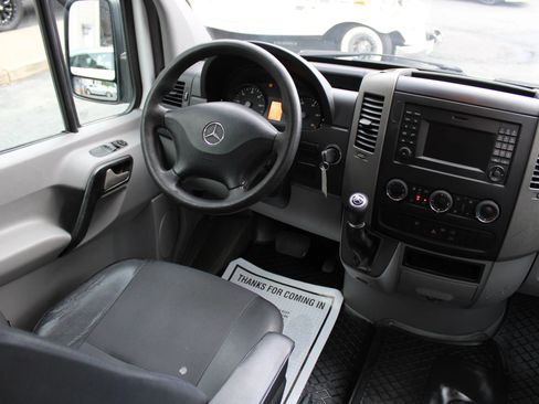 Used 2016 Mercedes-Benz Sprinter 2500 image 10