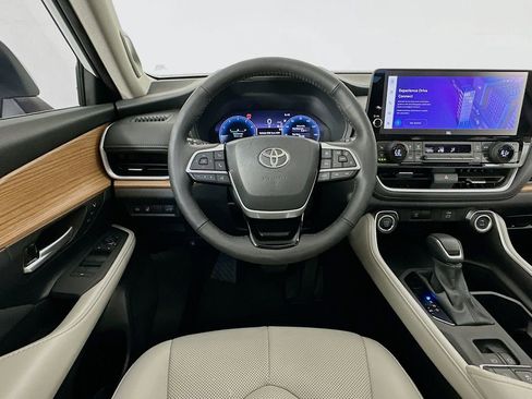 Used 2026 Toyota Grand Highlander AWD image 23