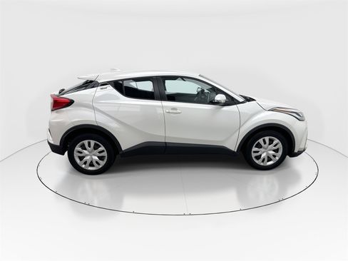 Used 2021 Toyota C-HR LE image 9