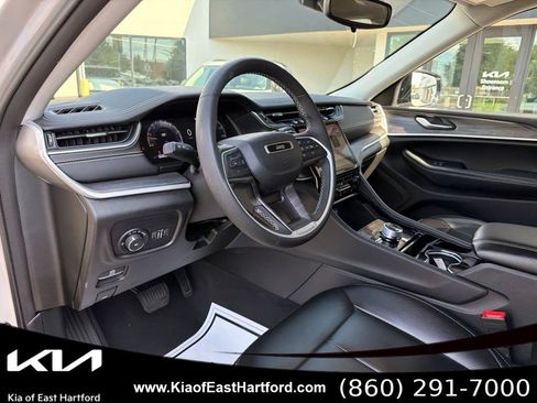 Used 2023 Jeep Grand Cherokee Limited AWD/4WD image 29