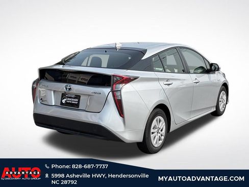 Used 2017 Toyota Prius Two FWD image 3