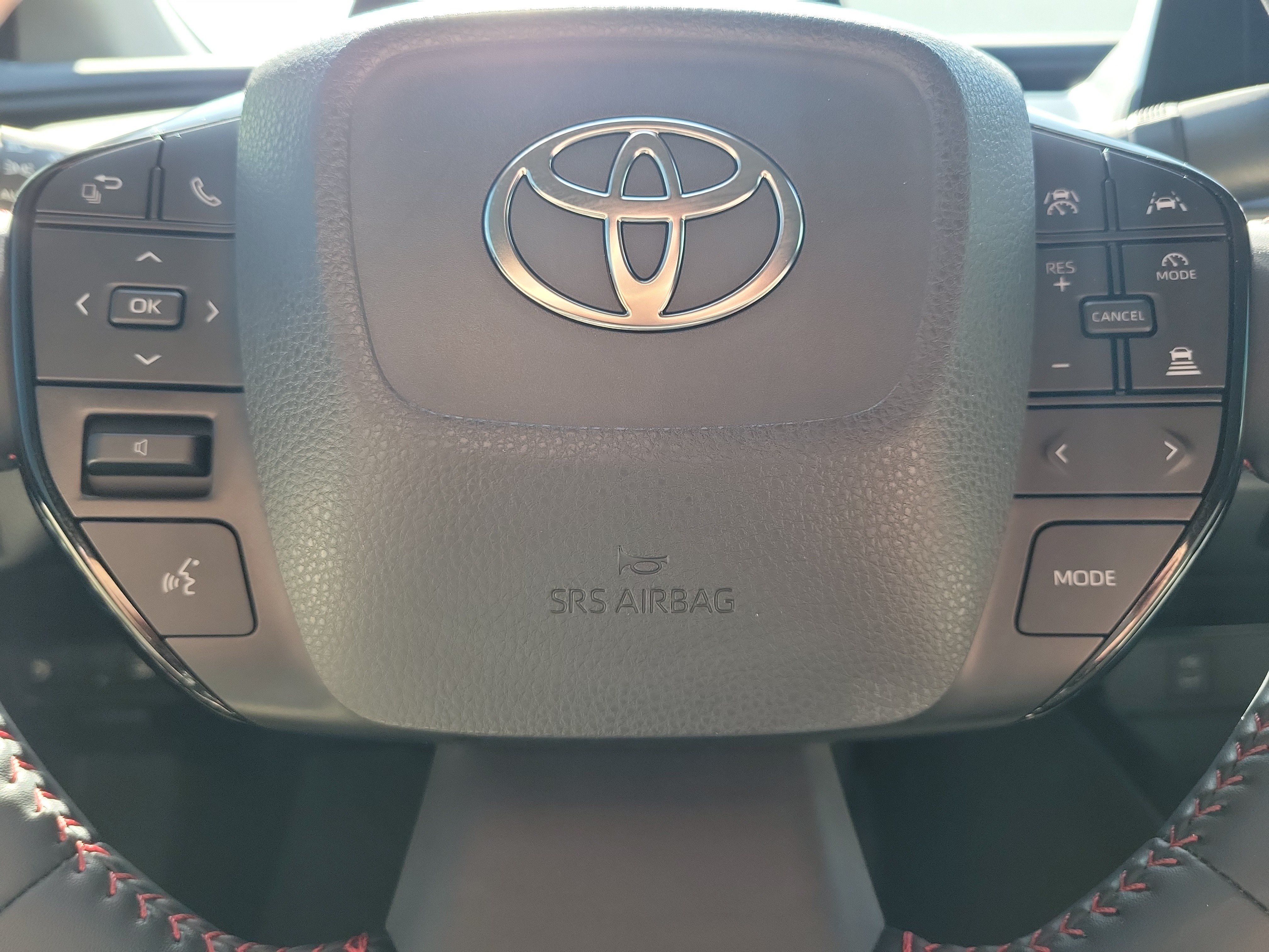Used 2026 Toyota Prius Plug-In Hybrid FWD image 27