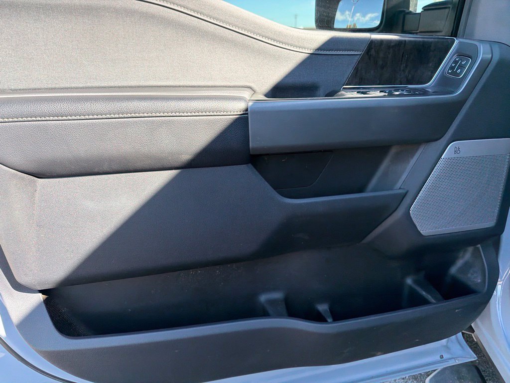 Used 2024 Ford F250 4x4 Crew Cab Super Duty image 13