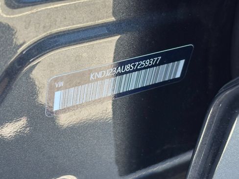Used 2025 Kia Soul LX w/ LX Technology Package FWD image 26