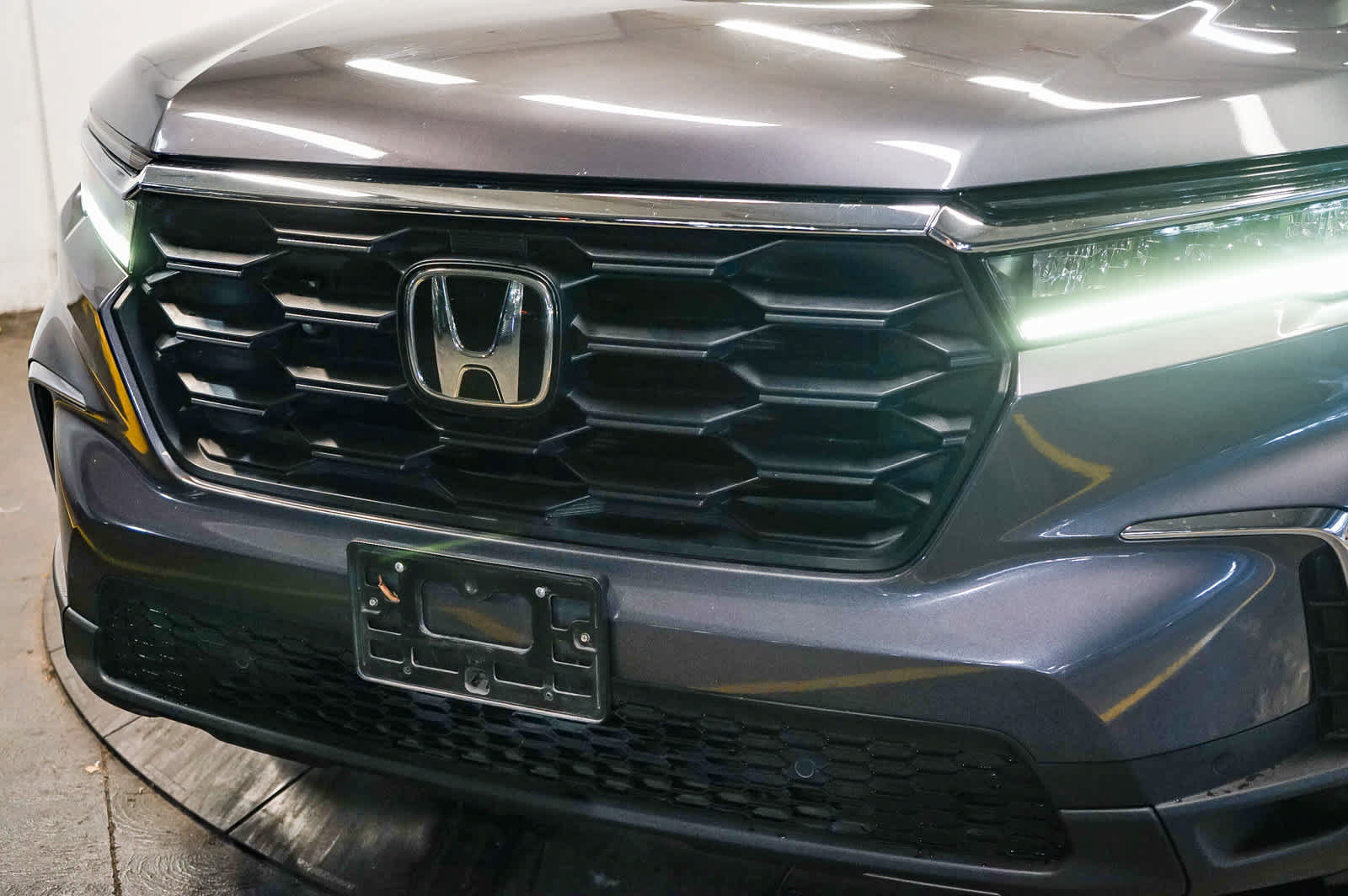 Used 2023 Honda Pilot LX image 5