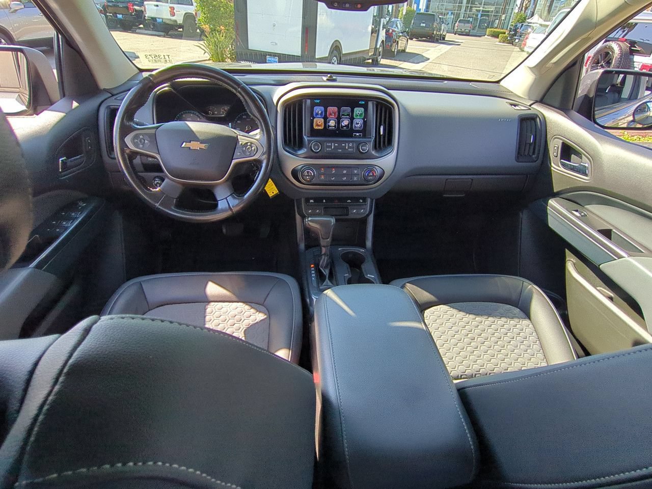 Used 2018 Chevrolet Colorado Z71 AWD/4WD image 19