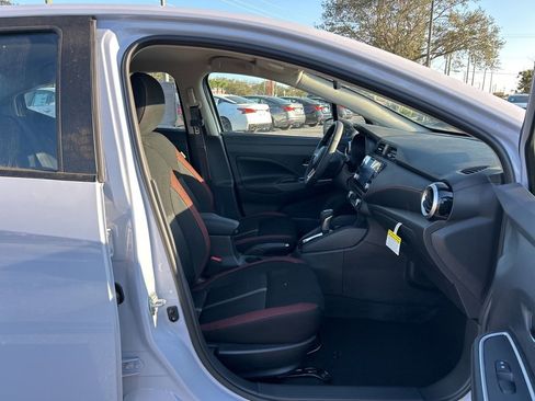 New 2025 Nissan Versa SR w/ Trunk Package image 32