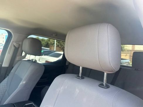 Used 2022 Toyota Tundra SR5 w/ SR5 Convenience Package AWD/4WD image 9