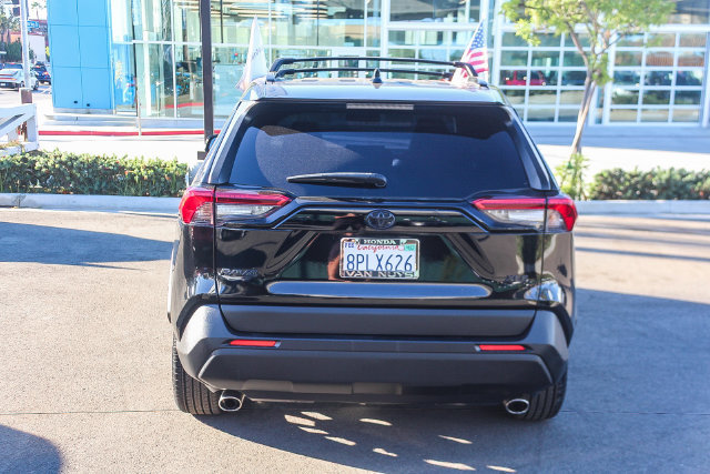 Used 2020 Toyota RAV4 XLE Premium w/ Carpet Mat Package FWD image 6
