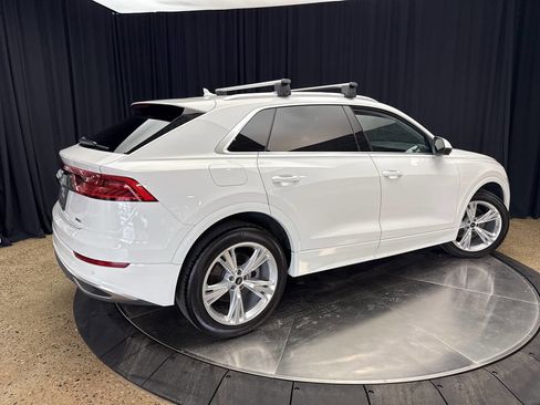 Used 2023 Audi Q8 Premium image 10