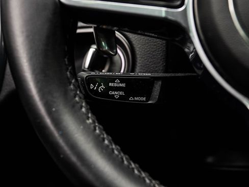 Used 2023 Porsche Cayenne Platinum Edition image 34