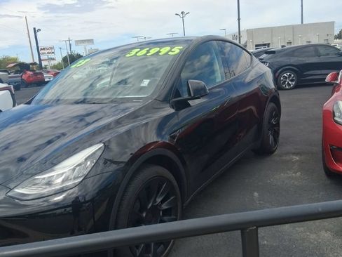 Used 2023 Tesla Model Y Long Range AWD/4WD image 3