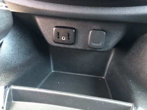 Used 2018 Chevrolet Traverse LT AWD/4WD image 17