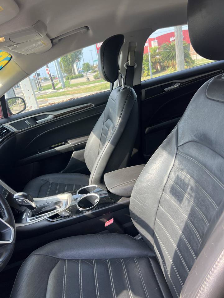 Used 2014 Ford Fusion SE w/ Equipment Group 202A FWD image 12