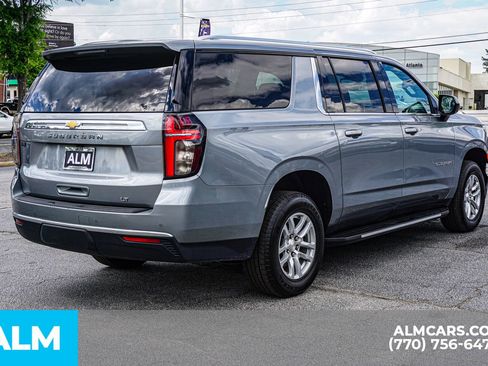 Used 2024 Chevrolet Suburban LT RWD image 7