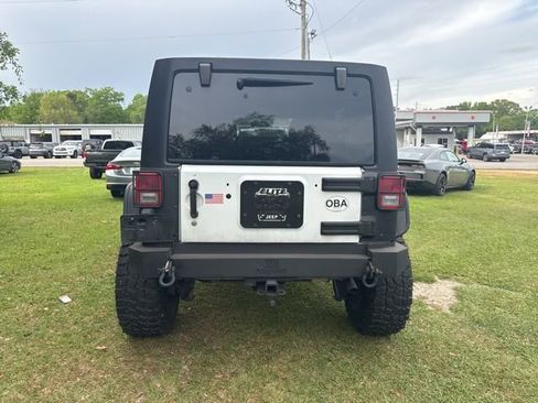 Used 2012 Jeep Wrangler Unlimited Sport image 5