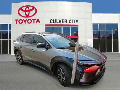 Used 2025 Toyota bZ4X Limited image 1
