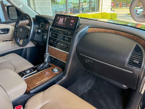 Used 2022 Nissan Armada SL w/ Captain's Chairs Package AWD/4WD image 23