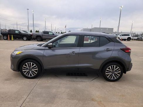 Certified 2022 Nissan Kicks SV image 8