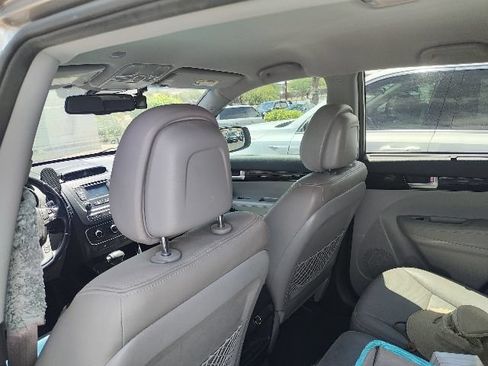Used 2015 Kia Sorento LX FWD image 6