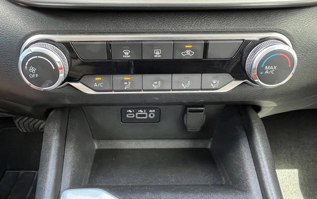 Used 2025 Nissan Altima 2.5 SV AWD/4WD image 17