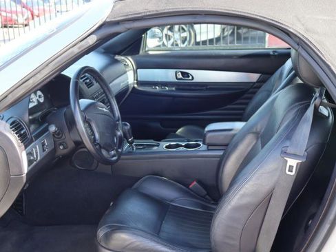 Used 2004 Ford Thunderbird image 11
