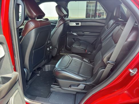 Used 2020 Ford Explorer Platinum w/ Premium Technology Package AWD/4WD image 24