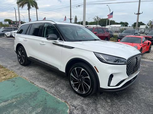 Used 2025 Lincoln Aviator Reserve w/ Equipment Group 201A AWD/4WD image 4
