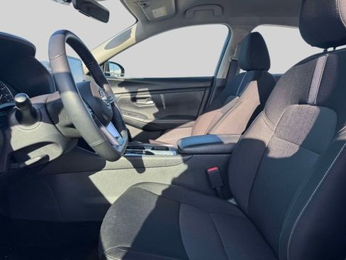 Used 2025 Nissan Sentra SV w/ All-Weather Package FWD image 15