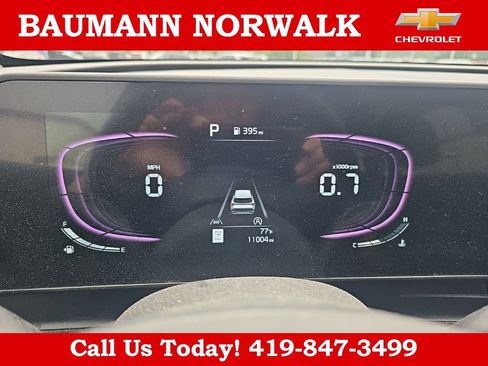 Used 2025 Kia Sportage EX FWD image 28