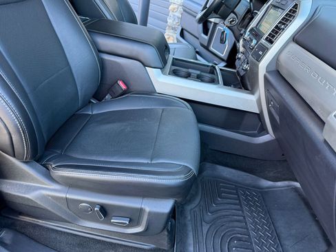 Used 2017 Ford F350 Lariat w/ Chrome Package image 13