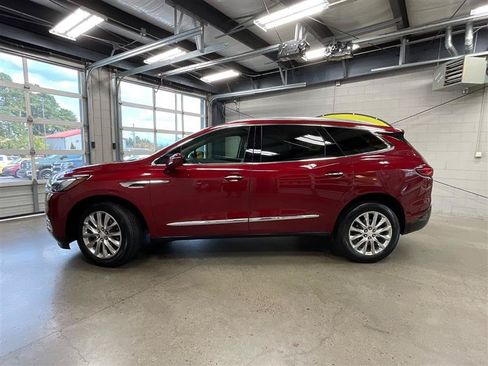Used 2018 Buick Enclave Premium AWD/4WD image 2