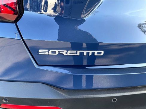 Used 2025 Kia Sorento S w/ Panoramic Sunroof Package image 11