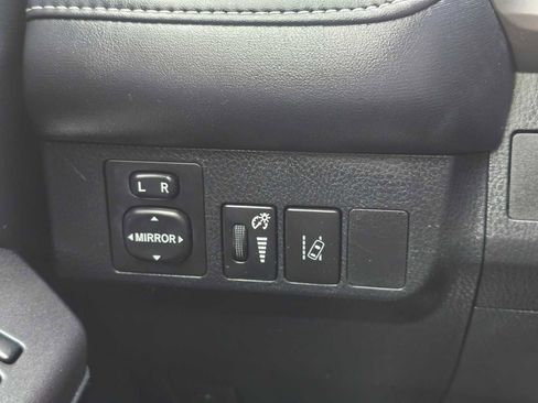 Used 2018 Toyota RAV4 XLE image 27