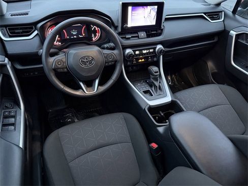 Used 2024 Toyota RAV4 XLE image 32