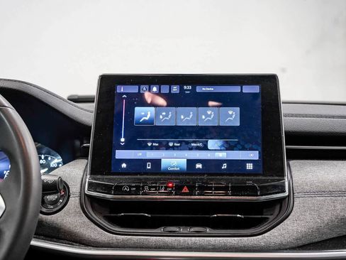 Used 2022 Jeep Compass Latitude FWD image 14