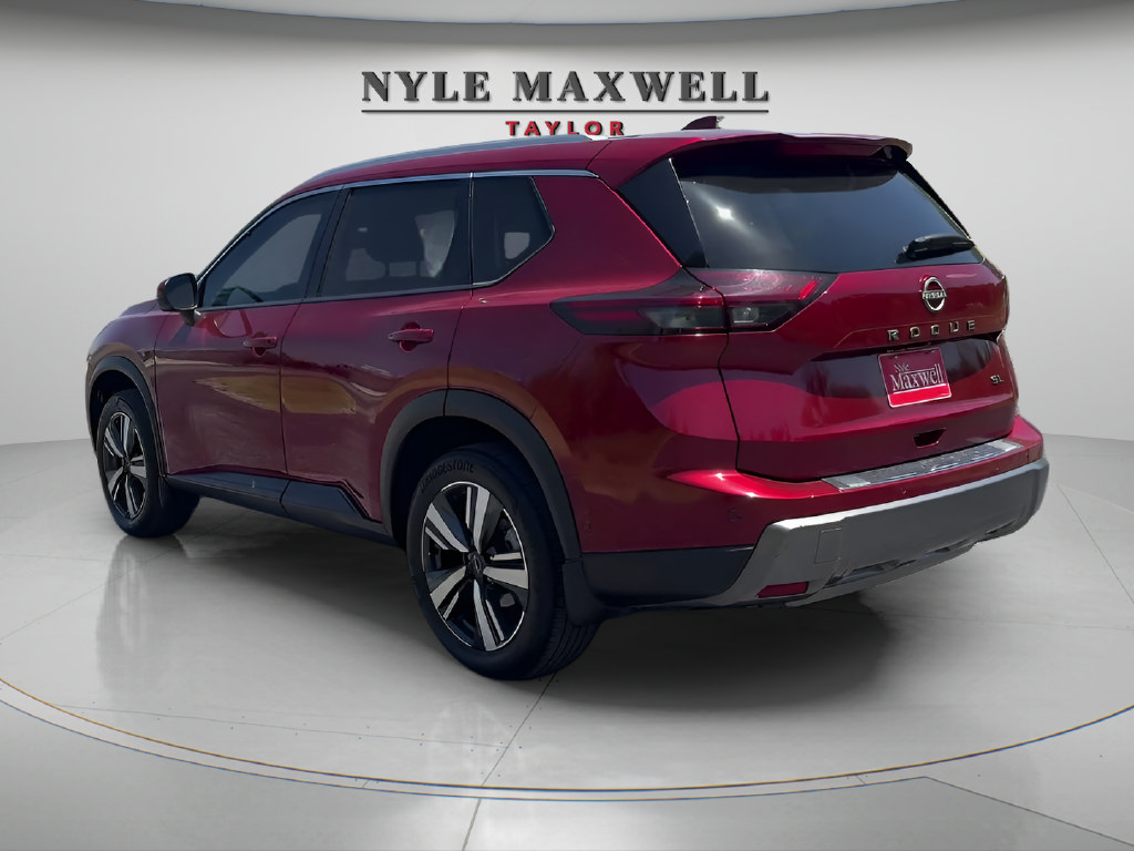 Used 2024 Nissan Rogue SL w/ SL Premium Package FWD image 7