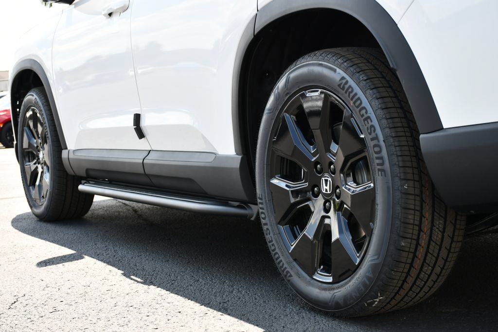 New 2026 Honda Pilot Black Edition image 10