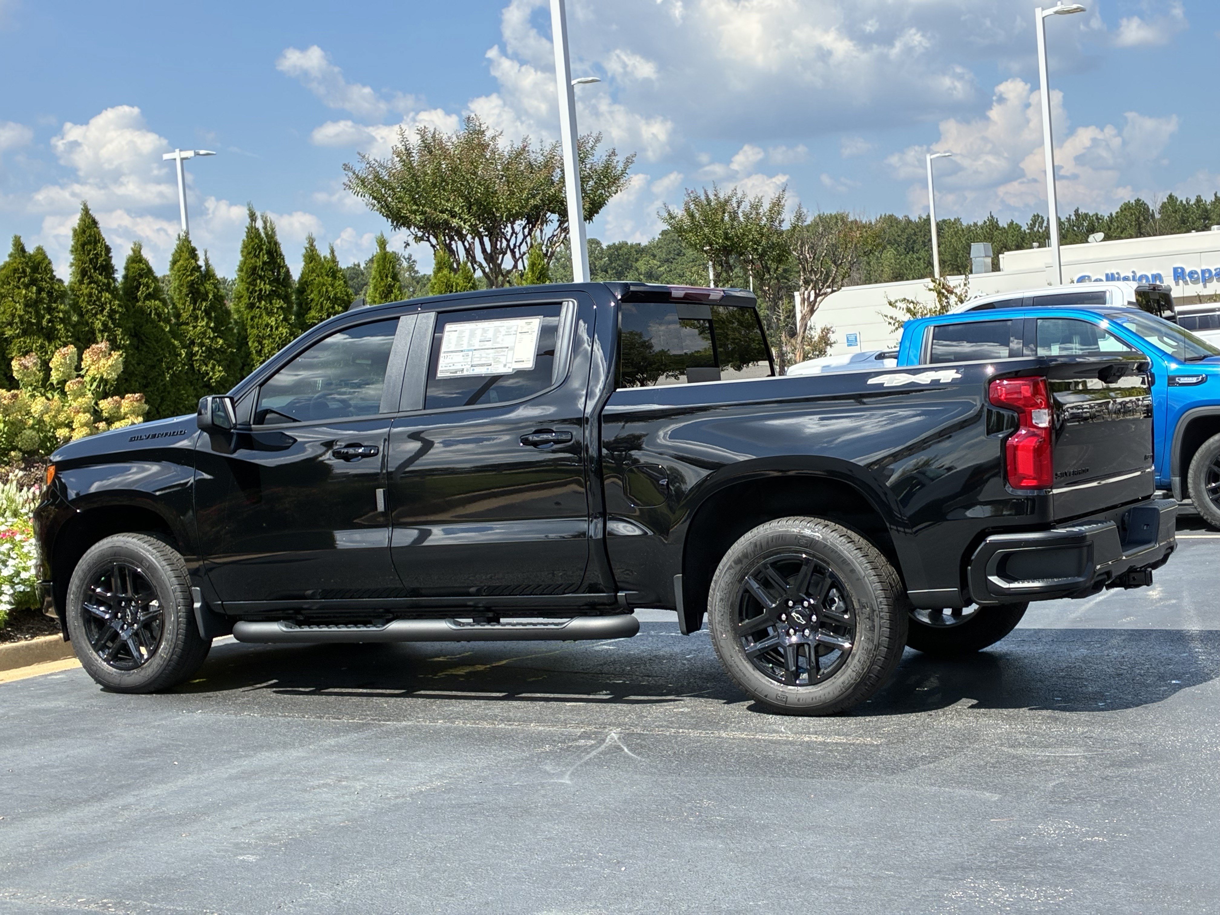 New 2026 Chevrolet Silverado 1500 RST w/ Dark Appearance Package AWD/4WD image 9