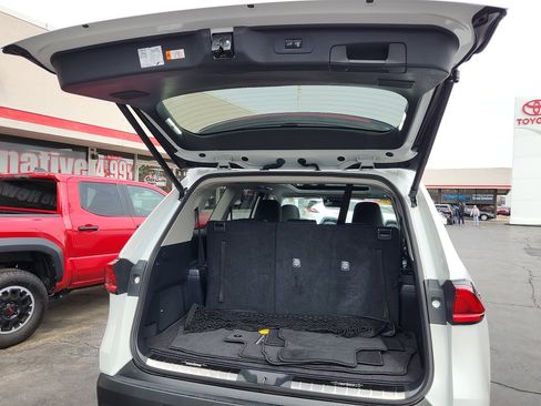 Certified 2024 Toyota Grand Highlander Limited image 30