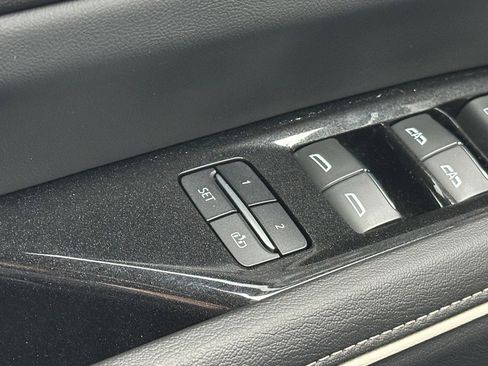 Used 2023 Cadillac Escalade ESV Luxury image 27