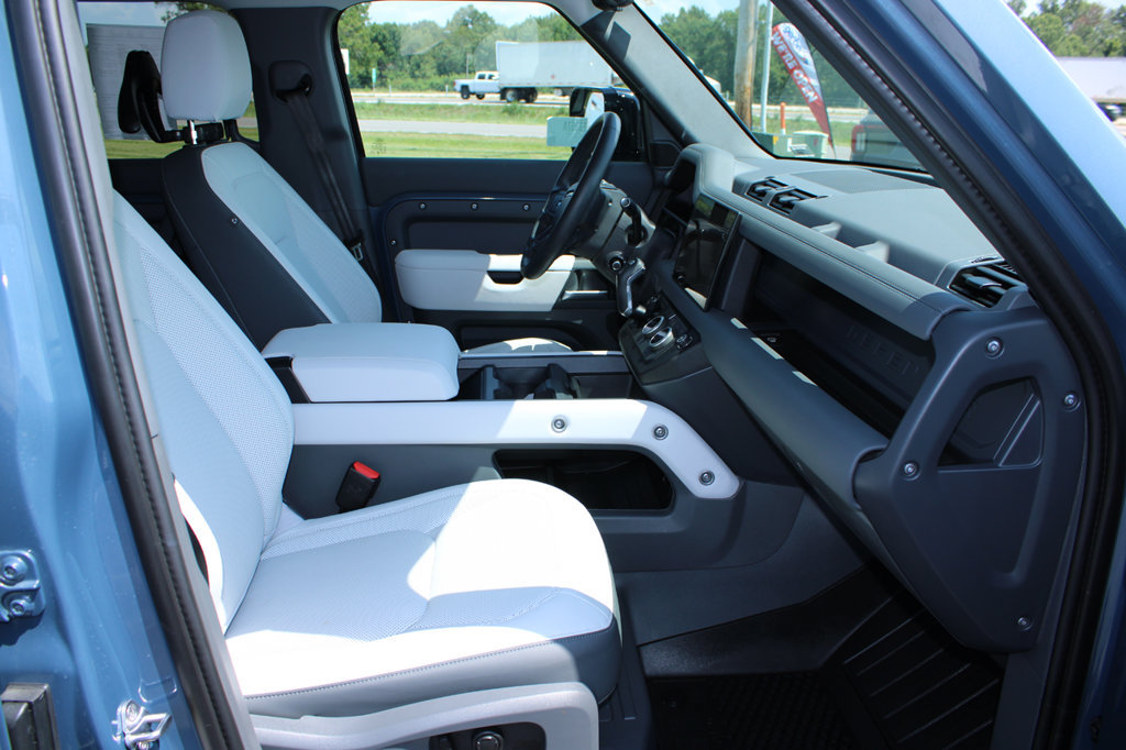 Used 2025 Land Rover Defender 110 S AWD/4WD image 36